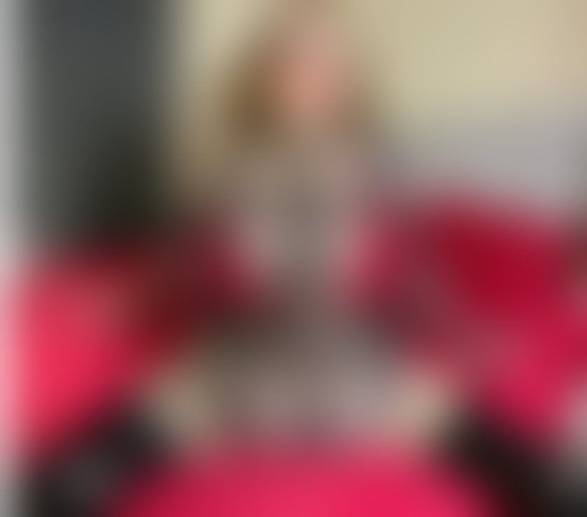 Escorts South East London Norwood Junction Station - South East London - Photos for American BBW Busty Bella!